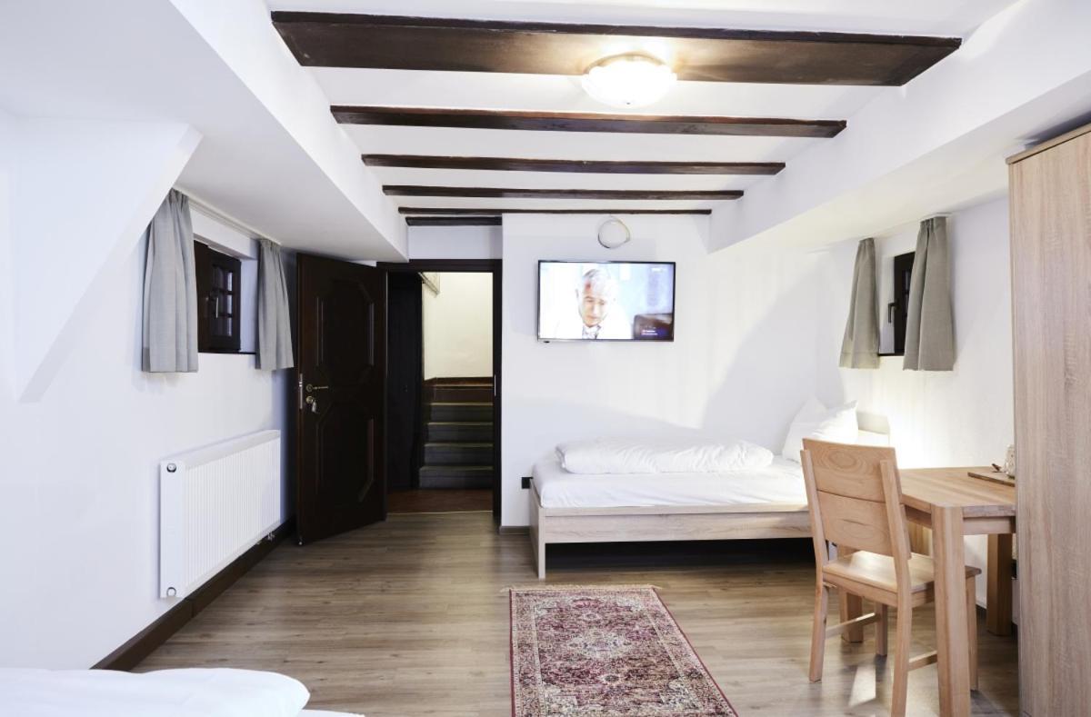 Ferienwohnung Gentilburg Und Gaertnerhaus Aschaffenburg Exterior foto